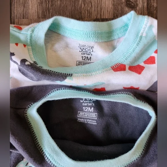 🌸 Carter's Dinosaur Pajama Set Bundle - Picture 3 of 3